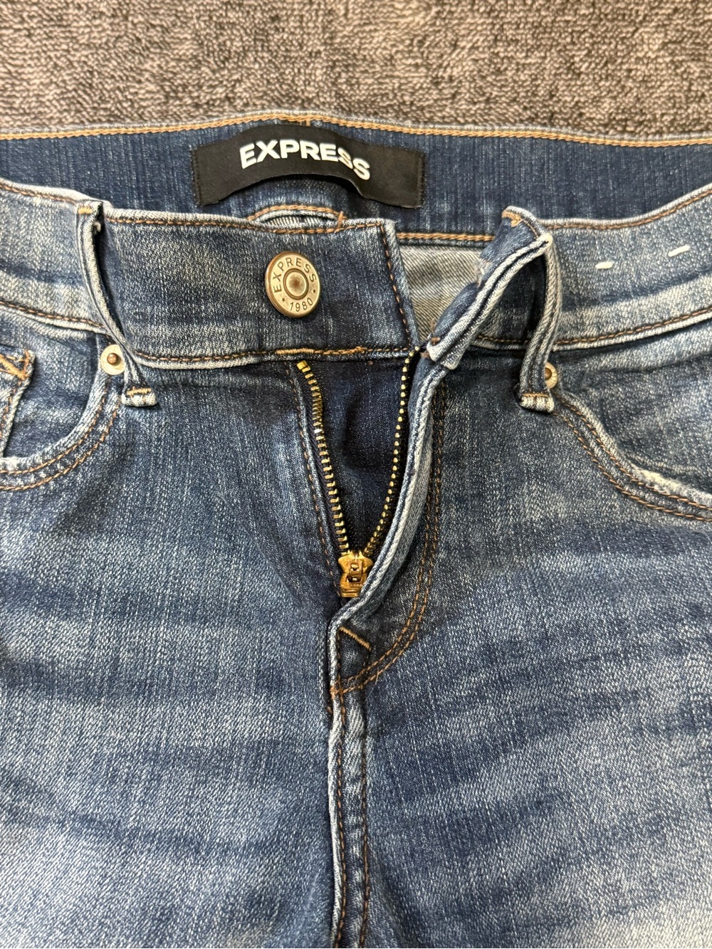 Express Skinny Ankle Mid Rise Distressed Jeans Women’s 2R Blue Stretch 26 Inseam - Picture 7 of 9